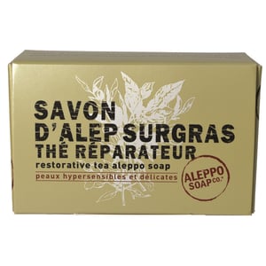 Aleppo Soap Co Aleppo zeep met thee in doosje Aleppo Soap Co Aleppo zeep met thee in doosje afbeelding