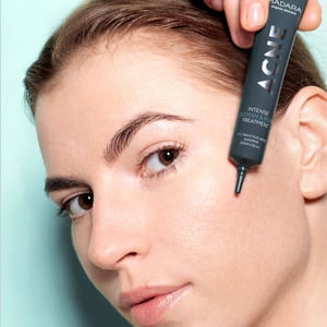 MADARA Acne Intense Blemish & Pore Treatment afbeelding