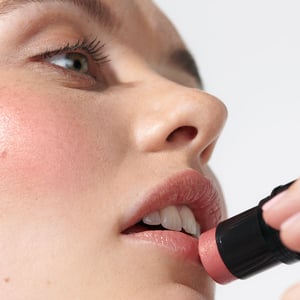 Dr Hauschka Lip to Cheek 03 Rosewood Dr Hauschka Lip to Cheek 03 Rosewood afbeelding