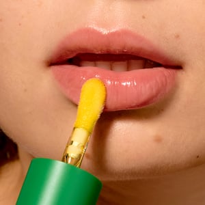 MADARA NECTAR LIPS Ceramide Lip Oil, #0 AMBER MADARA NECTAR LIPS Ceramide Lip Oil, #0 AMBER afbeelding