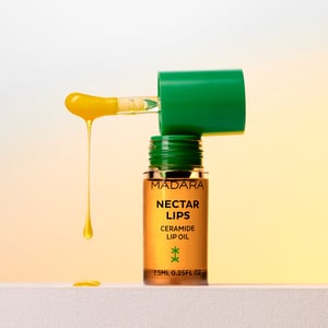 MADARA NECTAR LIPS Ceramide Lip Oil, #0 AMBER MADARA NECTAR LIPS Ceramide Lip Oil, #0 AMBER afbeelding