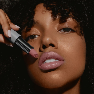 MADARA Velvet Wear Matte Cream Lipstick MADARA Velvet Wear Matte Cream Lipstick afbeelding