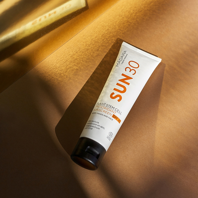 MADARA SUN30 Plant Stem Cell Antioxidant Sunscreen SPF 30 MADARA SUN30 Plant Stem Cell Antioxidant Sunscreen SPF 30 afbeelding