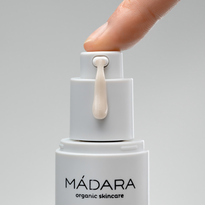 MADARA Botanic Niacinamide Alternative 5-in-1 Serum Abbildung
