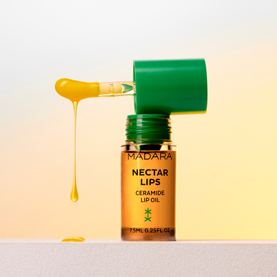 MADARA NECTAR LIPS Ceramide Lip Oil, #0 AMBER MADARA NECTAR LIPS Ceramide Lip Oil, #0 AMBER afbeelding