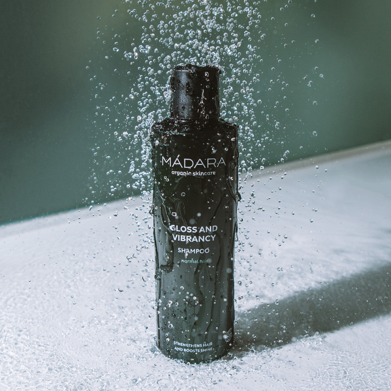 MADARA Gloss & Vibrancy shampoo afbeelding