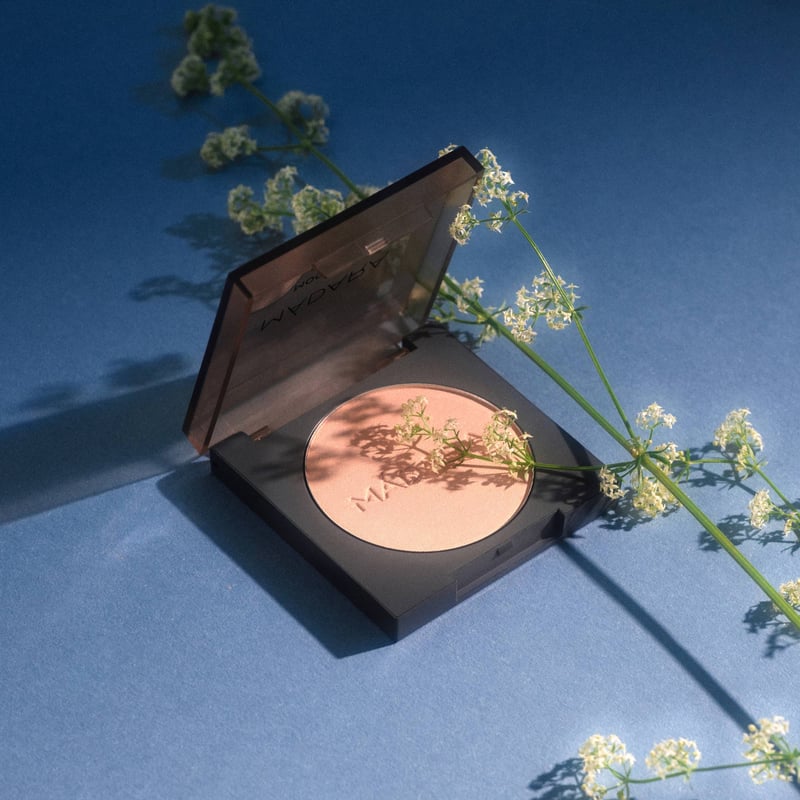 MADARA Moonlight Soft Glow Mineral Highlighter #1 Stardust MADARA Moonlight Soft Glow Mineral Highlighter #1 Stardust afbeelding