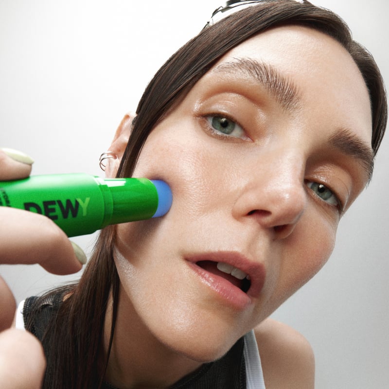 MADARA Dewy Koffein-Serum-Stick Abbildung
