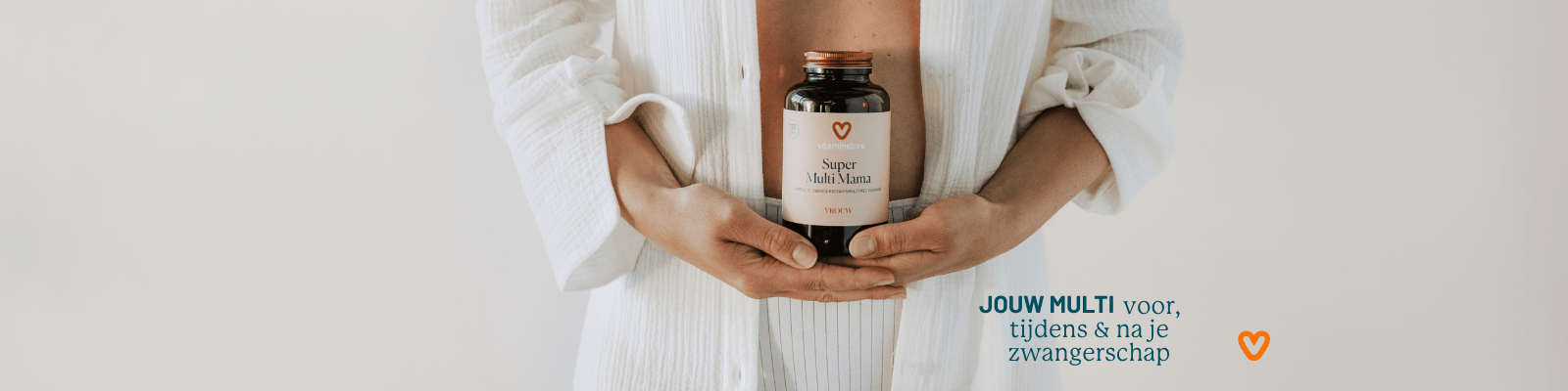 foto van een vrouw met een multi voor zwangere vrouwen