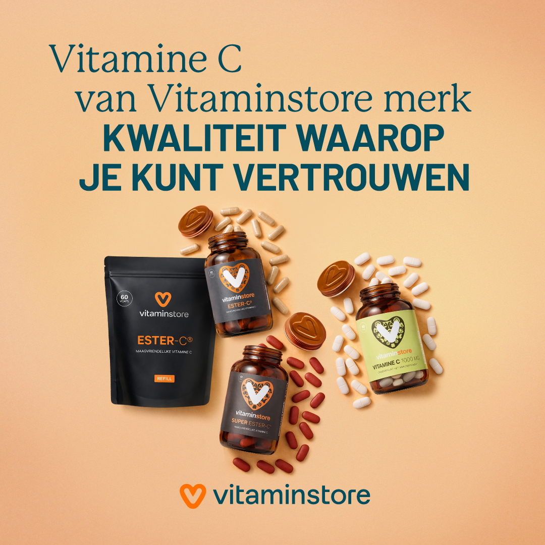 foto van een vitamine C supplement met de capsules op tafel
